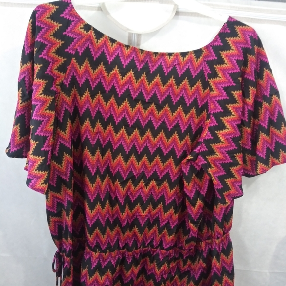 Blouses - Picture 3 of 3